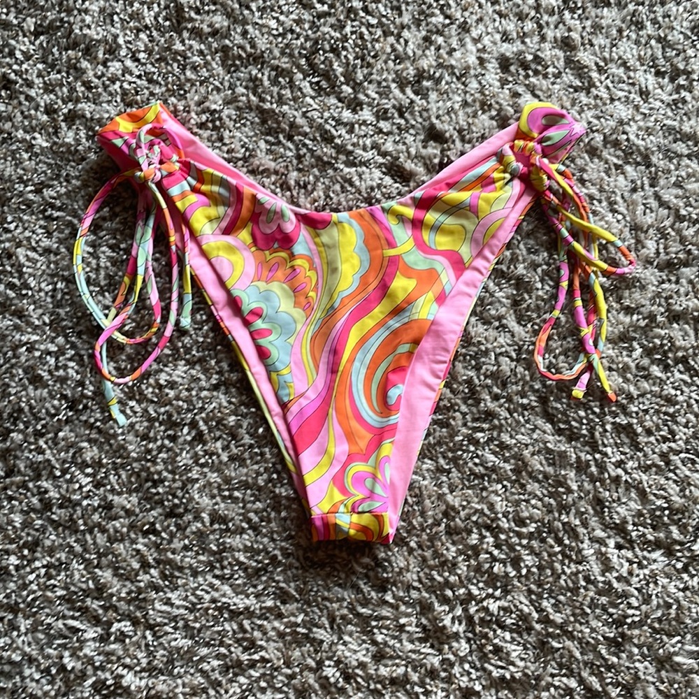 Frankie’s Bikinis Bottom